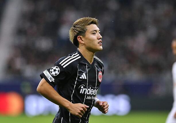 Bild vergrößern: 1. Bundesliga: Frankfurt knackt Mainz kurz vor Schluss