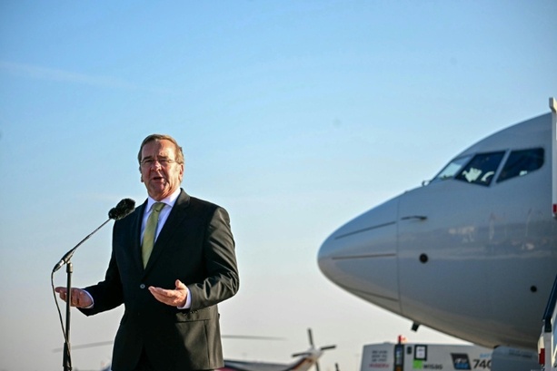 Bild vergrößern: Pistorius sieht Koalition vor Einigung auf Wehrdienst-Modell