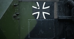 Sachverständige: Wehrdienstgesetz unzureichend - Jüngere fühlen sich ignoriert