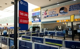 Trump droht Fluglotsen wegen 