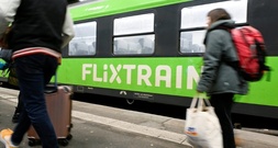 Mehr Flixbusse und -züge über die Weihnachtszeit