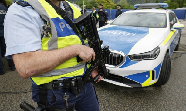 Bild vergrößern: Offenbar Waffen für Hamas-Anschläge beschafft: Weiterer Verdächtiger festgenommen