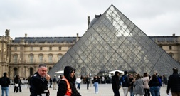 Louvre-Diebstahl: 38-Jährige unter Auflagen auf freiem Fuß