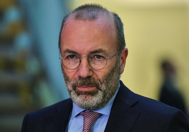 Bild vergrößern: Weber verteidigt Abstimmungsverhalten im EU-Parlament