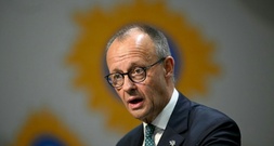 Merz empfängt Präsidenten von Zypern mit militärischen Ehren in Berlin