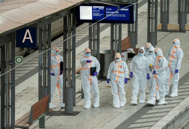 Bild vergrößern: Messerangriff an Hamburger Hauptbahnhof: Beschuldigte soll in Psychiatrie