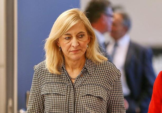 Bild vergrößern: Warken erleichtert über höheres Darlehen für Pflegeversicherung