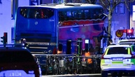 Bus rammt Bushaltestelle in Stockholm: Mehrere Todesopfer