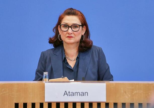 Bild vergrößern: Ataman fordert besseren Schutz gegen sexuelle Belästigung im Alltag