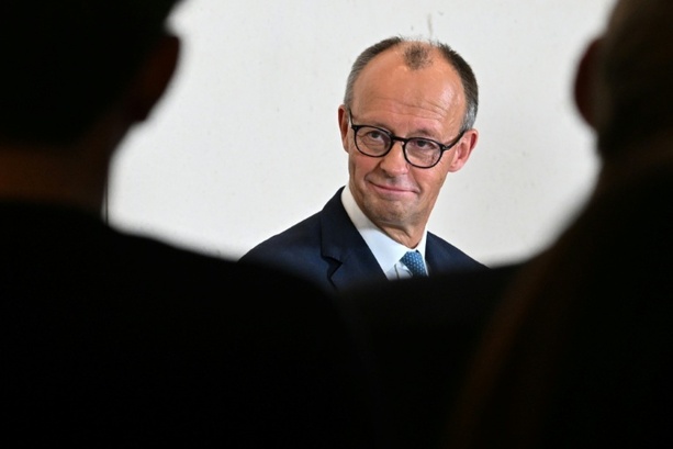 Bild vergrößern: Merz ruft Junge Union zu Mäßigung in Rentenstreit auf - Widerstand gegen Kanzler