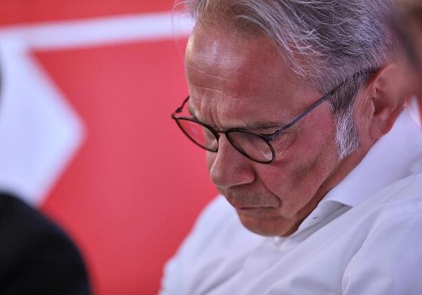 Bild vergrößern: Thüringens Innenminister Maier räumt Versäumnisse ein