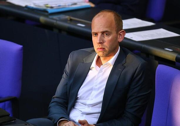 Bild vergrößern: Rohde dringt auf friedliche Lösung des Taiwan-Konflikts