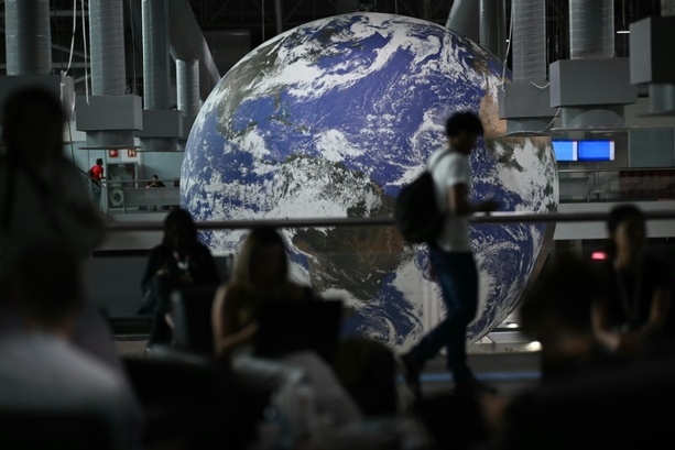 Bild vergrößern: Zweite und entscheidende Verhandlungsrunde bei Weltklimakonferenz in Belém