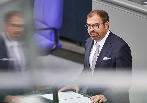 Bild vergrößern: Außenstaatsminister startet Debatte über hybride Vergeltung
