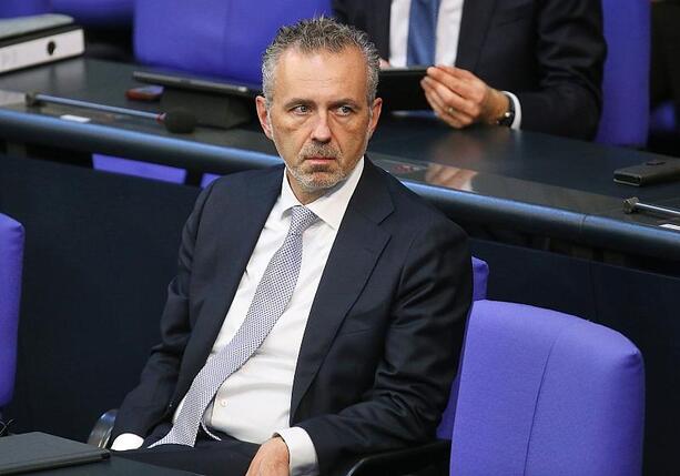 Bild vergrößern: Regierung drängt Industrie zu Investitionen in KI in Deutschland