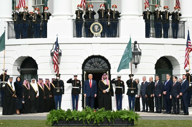 Bild vergrößern: Kanonen und Kampfjets: Trump empfängt Saudi-Arabiens Kronprinzen bin Salman