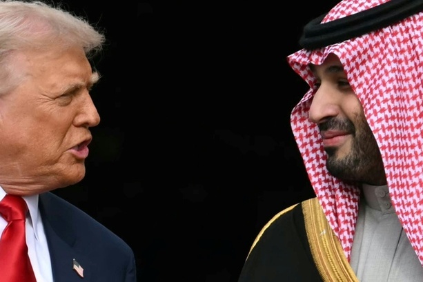 Bild vergrößern: Sieben Jahre nach Khashoggi-Mord: Trump erklärt bin Salman für unschuldig