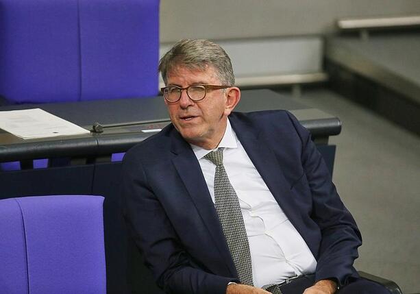 Bild vergrößern: Weimer weist Vorwürfe zurück