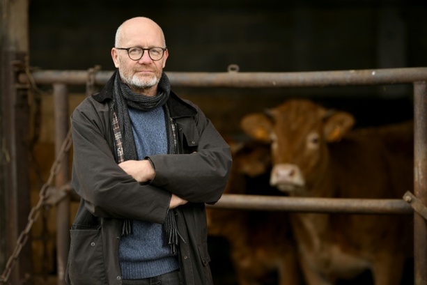 Bild vergrößern: Belgischer Bauer gegen Ölkonzern: Total in Klimaprozess vor Gericht