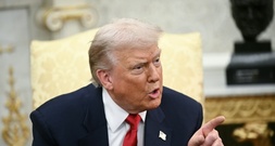 US-Präsident Trump geht Journalistinnen verbal an