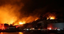 Ein Toter und 170 beschädigte Gebäude durch Großbrand in Japan
