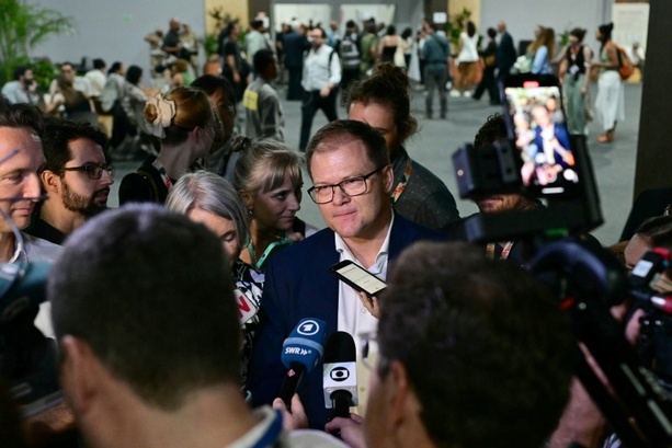 Bild vergrößern: COP30 in Belém: Schneider äußert sich optimistisch zu Klima-Verhandlungen