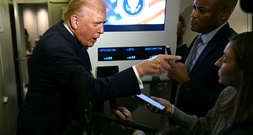 Weißes Haus verteidigt Trumps Verbalattacken gegen Journalistinnen