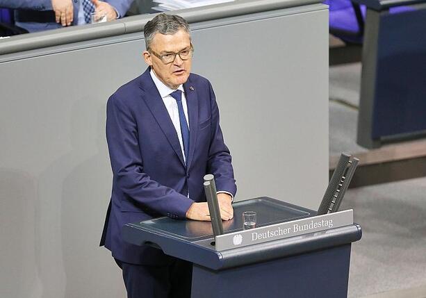 Bild vergrößern: Kiesewetter nennt US-Friedensinitiative Kapitulationsplan