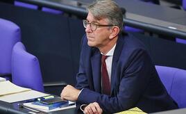 Weimer übergibt WMG-Firmenanteile an Treuhänder