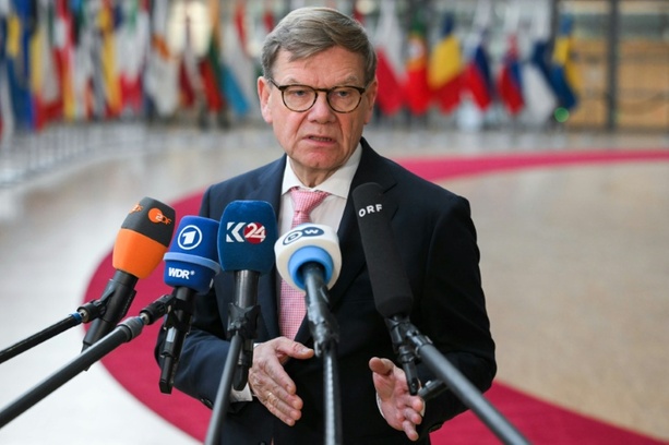 Bild vergrößern: Europäer reagieren zurückhaltend auf unausgewogene US-Initiative zur Ukraine