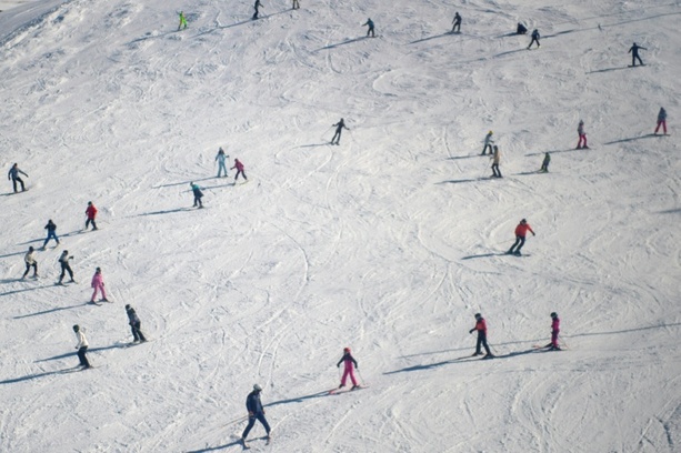 Bild vergrößern: Urteil aus Niedersachsen: Skiausflug ist keine Dienstreise - kein Arbeitsunfall
