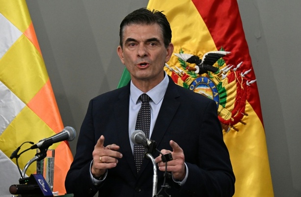 Bild vergrößern: Boliviens Präsident Paz löst Justizministerium auf