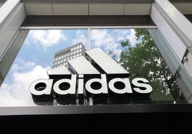 Bild vergrößern: Gewerkschaft droht Adidas mit Erzwingungsstreik