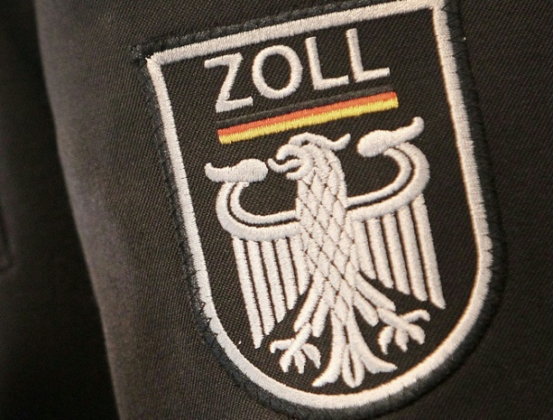 Bild vergrößern: Luxusautos nach Russland verkauft: Durchsuchung in Nordrhein-Westfalen