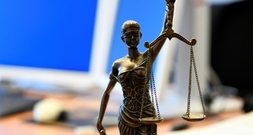 54-Jähriger aus Sachsen soll Kinder betäubt und missbraucht haben - Anklage