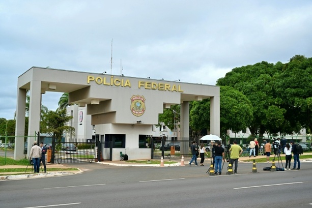 Bild vergrößern: Brasiliens Ex-Präsident Bolsonaro wegen Fluchtgefahr in Haft