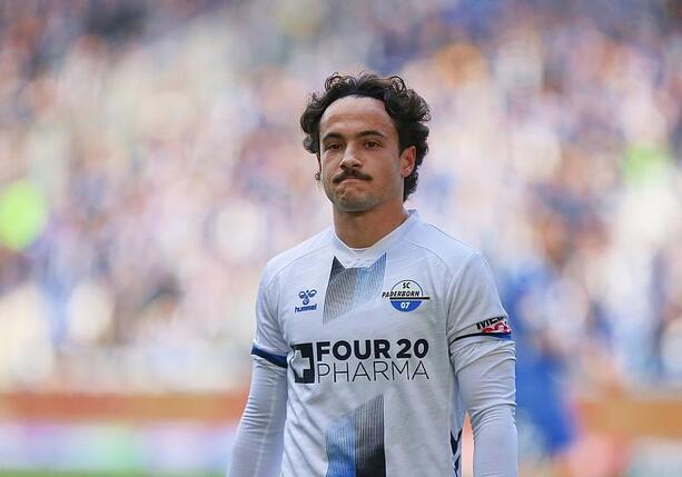 Bild vergrößern: 2. Bundesliga: Hannover siegt in Paderborn - Schalke nur Remis