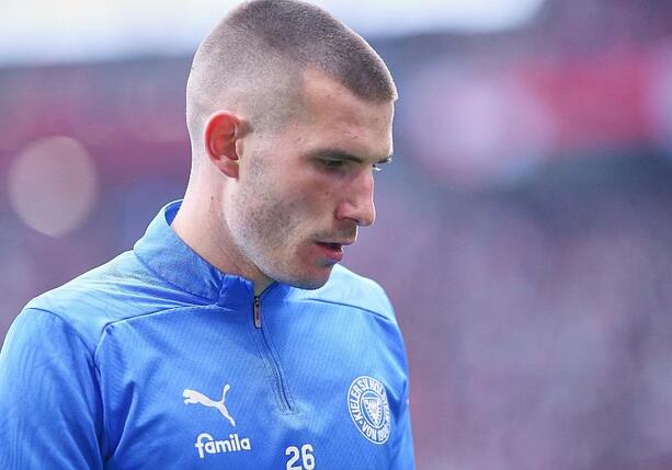 Bild vergrößern: 2. Bundesliga: Kaiserslautern schlägt Kiel in Überzahl deutlich