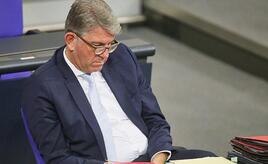 Anhaltende Kritik an Weimer wegen Gipfel und Interessenkonflikten