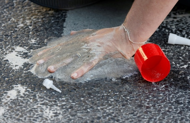 Bild vergrößern: Klimaaktivisten nach Flughafenblockade zu 400.000 Euro Schadenersatz verurteilt