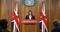 Britische Regierung stellt Haushalt vor - Steuererhöhungen erwartet