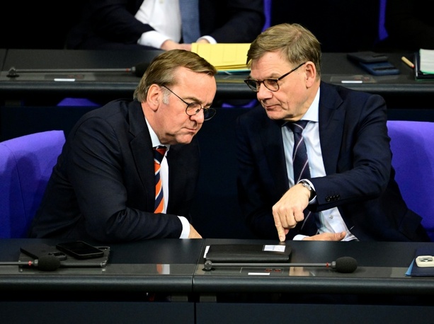 Bild vergrößern: Wadephul kritisiert Haushaltsentwurf für sein Ministerium als beklagenswert