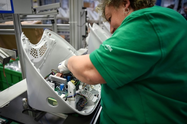 Bild vergrößern: Rossmann und Vorwerk treten wegen AfD-Debatte aus Familienunternehmerverband aus