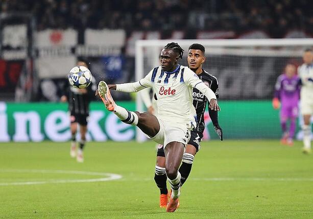 Bild vergrößern: Champions League: Frankfurt und Bayern kassieren bittere Pleiten