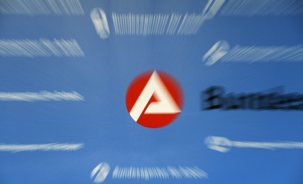 Bild vergrößern: Arbeitskräftenachfrage stabilisiert sich im November - aber auf niedrigem Niveau