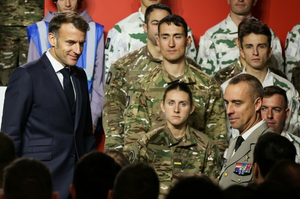 Bild vergrößern: Macron will französische Armee durch junge Freiwillige aufstocken