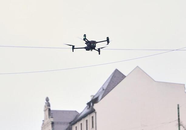 Bild vergrößern: 850 verdächtige Drohnensichtungen seit Jahresbeginn