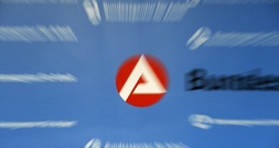 Arbeitslosigkeit im November leicht gesunken