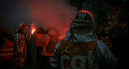 Frankreichs Parlament stimmt für Nationalisierung von ArcelorMittal - Regierung lehnt ab