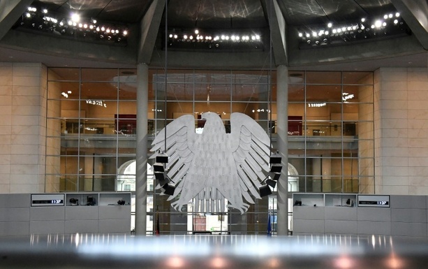 Bild vergrößern: Bundestag beschließt 524 Milliarden Euro schweren Haushalt für 2026